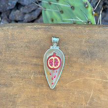 Load image into Gallery viewer, Pomegranate Necklace Pendant - agate