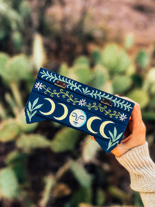 Vintage Hand Painted Trinket/Jewelry Box 💙